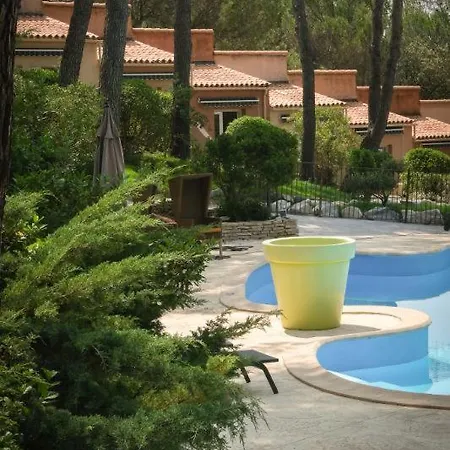 Hotel La Pinede Saint-Marcellin-les-Vaison